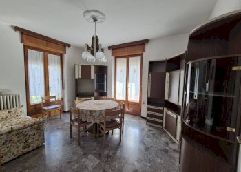 Salone - Villa Frazione Villaretto, Roure - photo 13