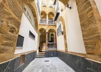 Foto 2 - Four-room apartment via Alessandro Paternostro
 
16, Palermo - photo 2