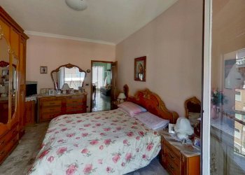 Camera da letto - Bilocale via Oslavia, 66, Torino (zona Vanchiglietta) - foto 16