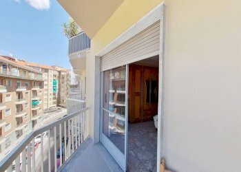 Balcone - Bilocale via Oslavia, 66, Torino (zona Vanchiglietta) - foto 23