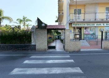 INGRESSO - Quadrilocale via  flotard de lauzieres
 
5, Portici - foto 1