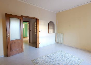 SALONE - Quadrilocale via  flotard de lauzieres
 
5, Portici - foto 12