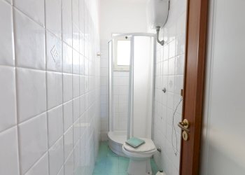 BAGNO - Quadrilocale via  flotard de lauzieres
 
5, Portici - foto 13
