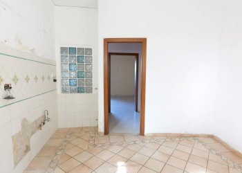 CUCINA - Quadrilocale via  flotard de lauzieres
 
5, Portici - foto 22
