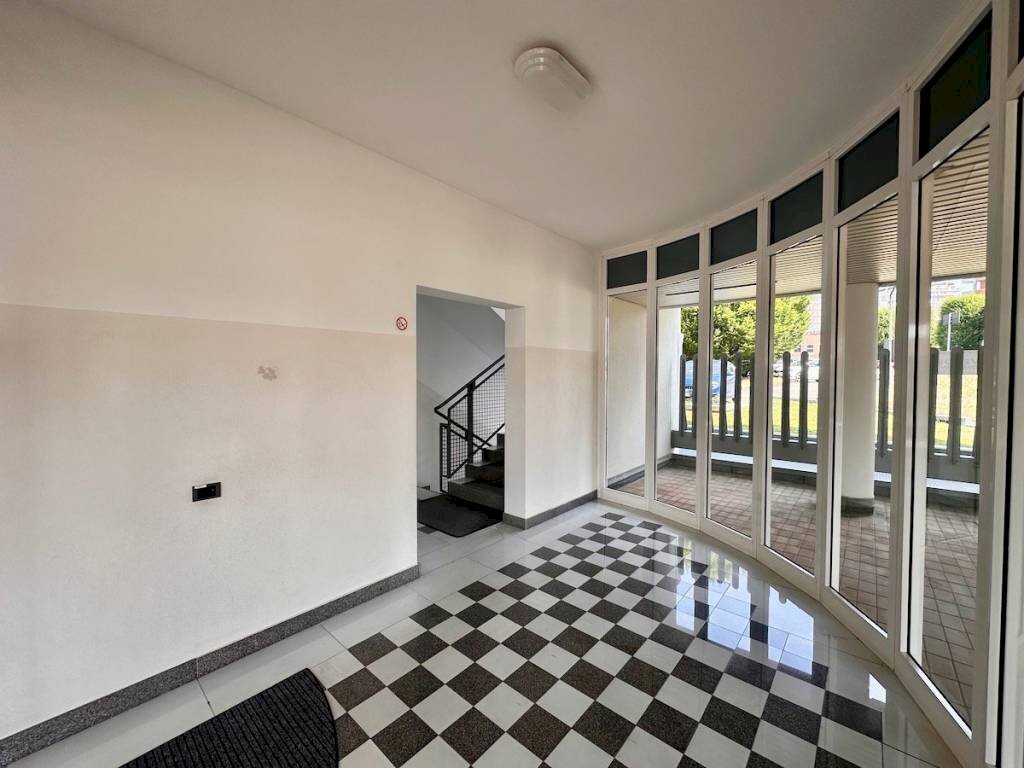 Interno palazzo - Three-room apartment via Aldo Moro, 8, Biella - photo 2
