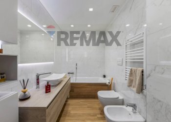 Bagno - Quadrilocale Via Bramante da Urbino
 
14, Monza - foto 18