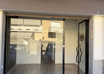 Facciata - Negozio via dei Garofani, 2, Nettuno - foto 1