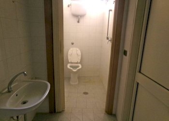 Bagno - Negozio via dei Garofani, 2, Nettuno - foto 10