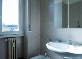 Bagno - Two-room apartment viale Carlo Espinasse, 104, Milano (neighborhood Villapizzone) - photo 17