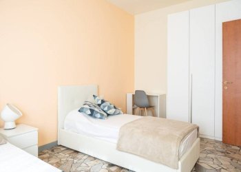 Camera da letto - Two-room apartment viale Carlo Espinasse, 104, Milano (neighborhood Villapizzone) - photo 21