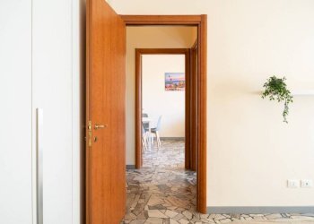Corridoio - Two-room apartment viale Carlo Espinasse, 104, Milano (neighborhood Villapizzone) - photo 25