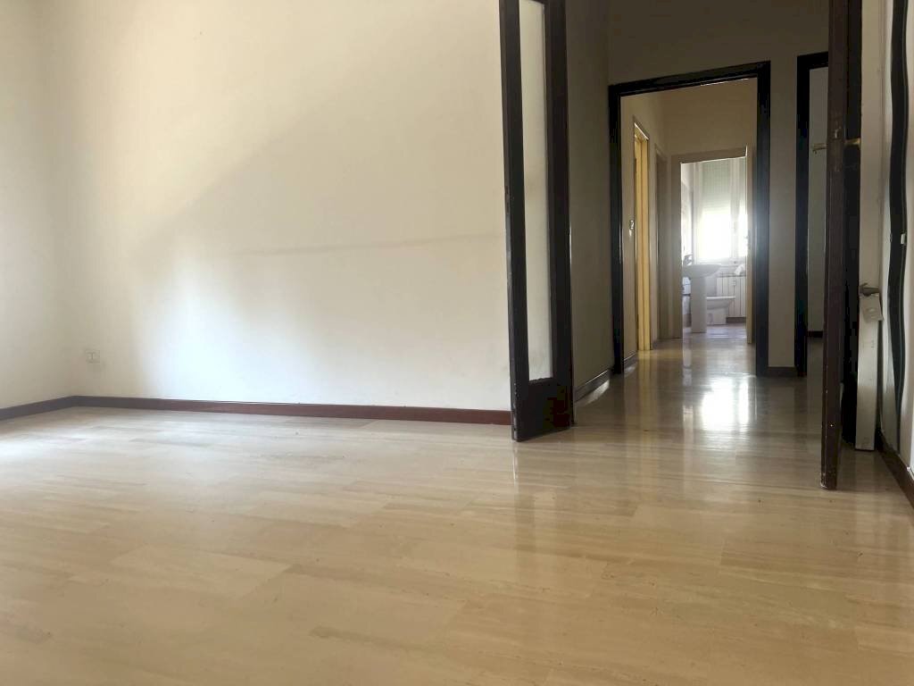Interno appartamento - Quadrilocale via del Lavoro, Bologna (zona San Donato) - foto 2