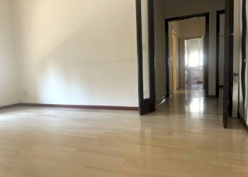 Interno appartamento - Quadrilocale via del Lavoro, Bologna (zona San Donato) - foto 2