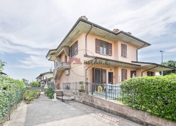 Foto 1 - Trilocale VIA CAMPAGNOLA
 
5, Brandico - foto 1