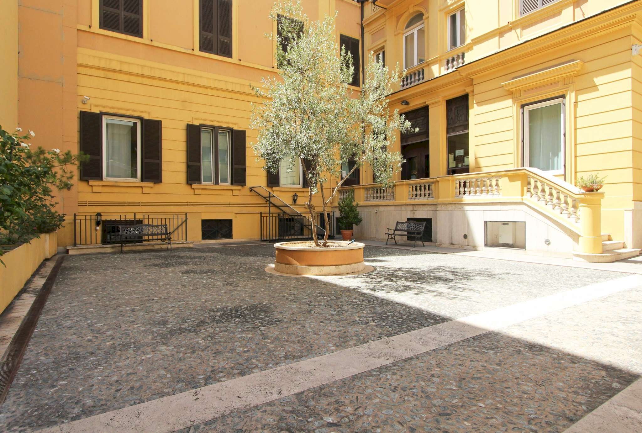 cortile 2 - Office via Abruzzi, Roma (neighborhood Centro Storico) - photo 2