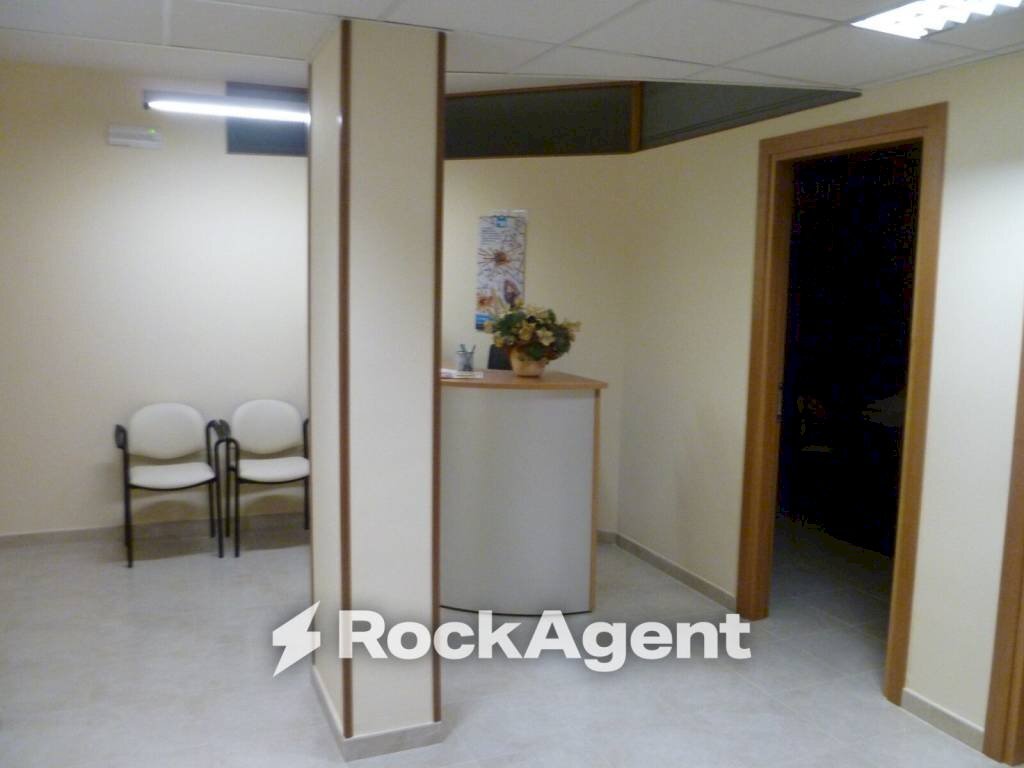 Interno non residenziale - Office via Ada Cudazzo, 12, Lecce - photo 2