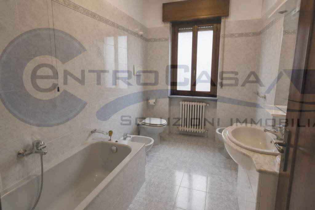 Bagno - Appartamento via Luigi Calori, Bologna (zona Centro Storico) - foto 3