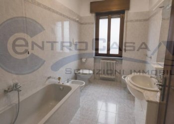 Bagno - Appartamento via Luigi Calori, Bologna (zona Centro Storico) - foto 3