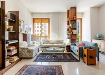 Quadrilocale Via Giovanni Battista Moroni, Milano (zona Gambara) - foto 1