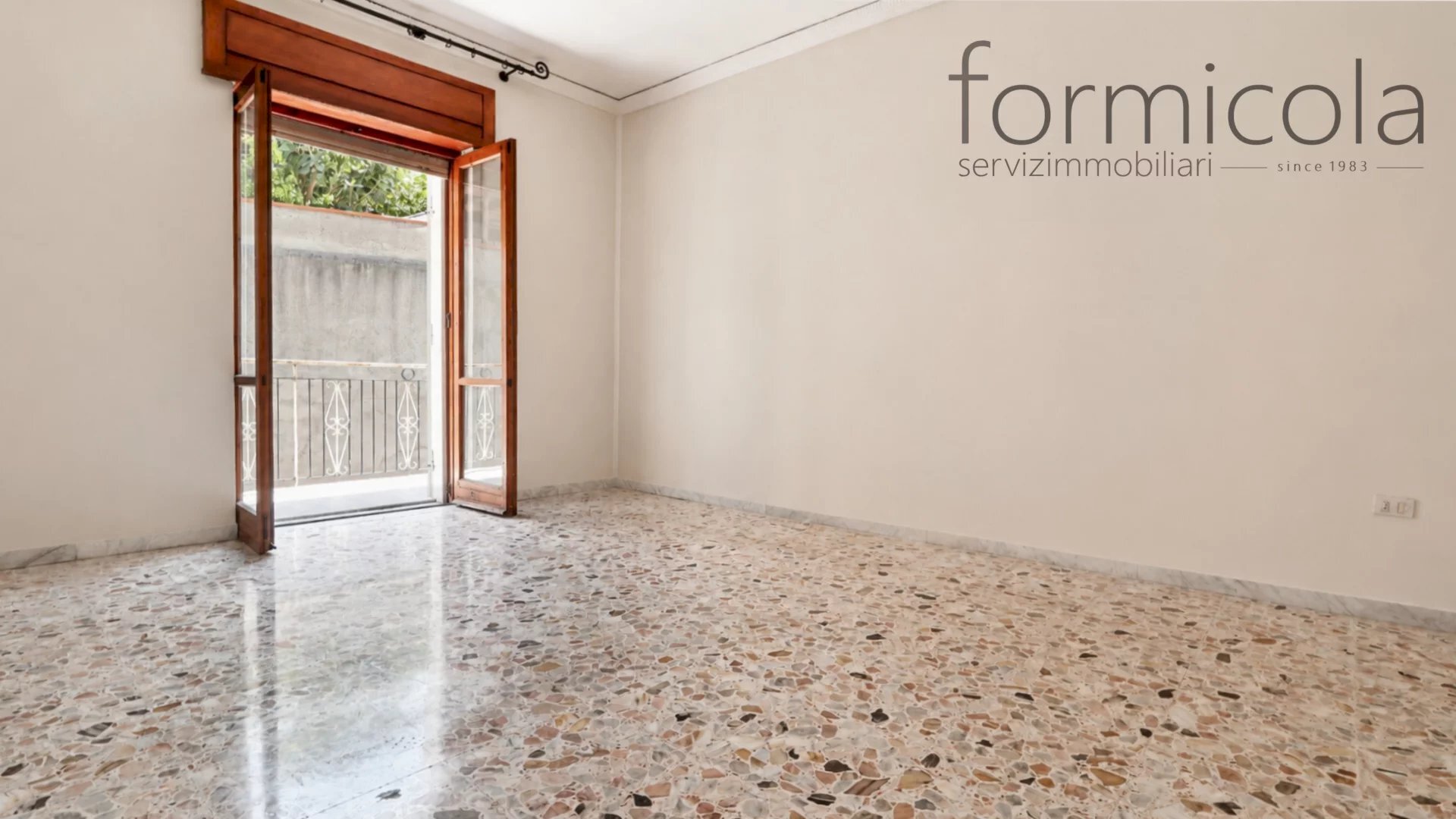 Apartment Portici - photo 1