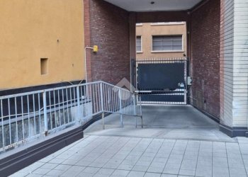 Posto Auto Via Azzo Gardino, Bologna (zona Centro Storico) - foto 2