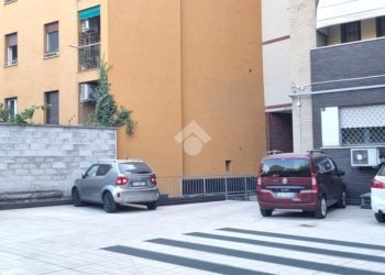 Posto Auto Via Azzo Gardino, Bologna (zona Centro Storico) - foto 4
