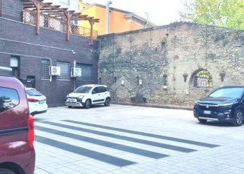 Posto Auto Via Azzo Gardino, Bologna (zona Centro Storico) - foto 5