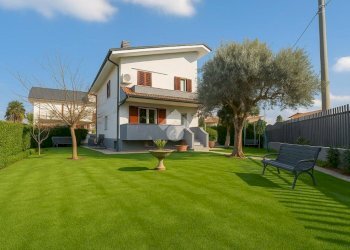 Villa Via Ubaldo Panceri, Paderno Dugnano - photo 1