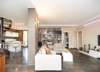 Four-room apartment Via Padre Giovanni Marengoni, Trezzano Rosa - photo 2