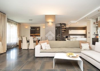 Four-room apartment Via Padre Giovanni Marengoni, Trezzano Rosa - photo 4