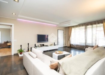 Four-room apartment Via Padre Giovanni Marengoni, Trezzano Rosa - photo 5