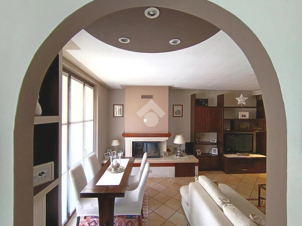 Three-room apartment Via Sant'Andrea, Robecco sul Naviglio - photo 3