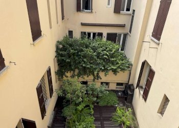 Office Via Marchesana, Bologna (neighborhood Centro Storico) - photo 19