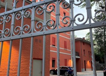 Bilocale VIA CASTIGLIONE, 91, Bologna (zona Giardini Margherita) - foto 1