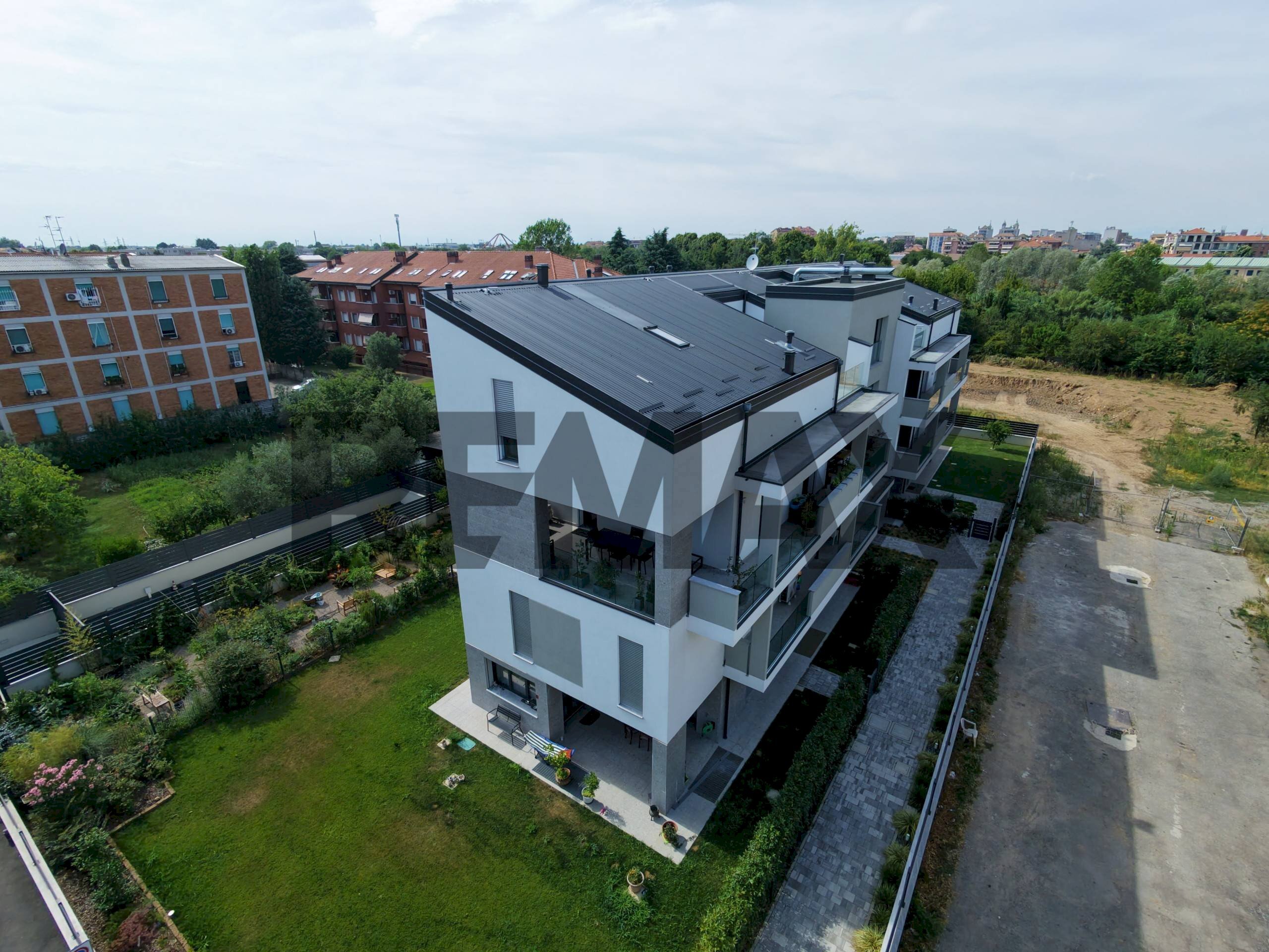 Edificio all\'aperto - Apartment Via Olona
17, Rho - photo 3