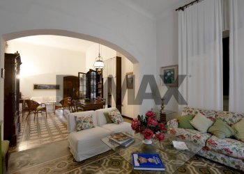 Sala da pranzo - Villa Strada Vicinale Vecchia Matera
 
snc, Gioia del Colle - foto 8