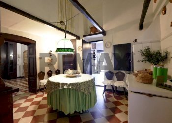 Sala da pranzo - Villa Strada Vicinale Vecchia Matera
 
snc, Gioia del Colle - foto 9