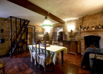 Sala da pranzo - Villa Strada Vicinale Vecchia Matera
 
snc, Gioia del Colle - foto 15
