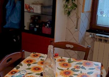 Sala da pranzo - Semi-detached house Via Piè di Rosso
 
70, Davagna - photo 37