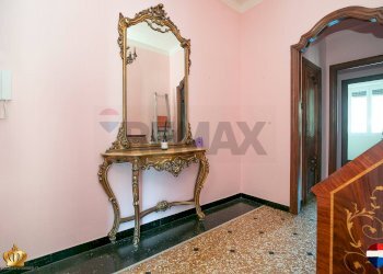 Hall / corridoio - Apartment Via Molassana
 
38A, Genova - photo 28