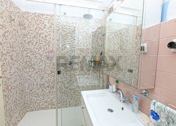 Bagno - Apartment Via Barbareschi
 
201, Genova - photo 16