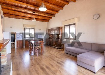 Sala da pranzo - Villa Contrada Bosco Di Mezzo
 
snc, Caltagirone - foto 28