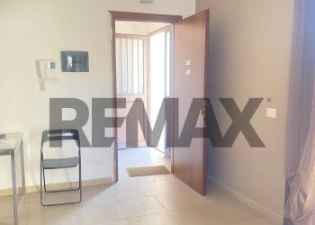 Hall / corridoio - Ufficio Via XXXI Maggio
 
26, Catania - foto 3