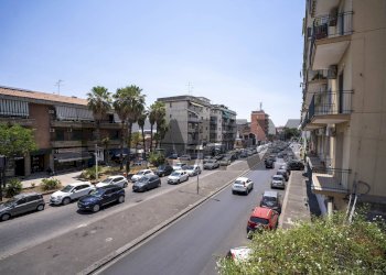 Edificio all\'aperto - Casa indipendente Via Delle Medaglie D'oro
 
7, Catania - foto 2
