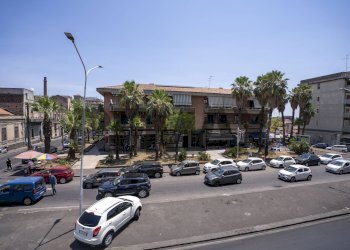 Edificio all\'aperto - Casa indipendente Via Delle Medaglie D'oro
 
7, Catania - foto 4