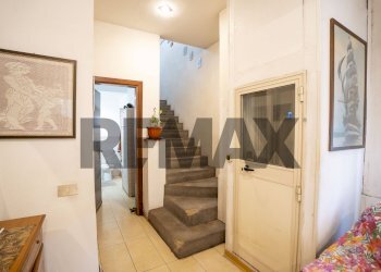 Scale - Casa indipendente Via Delle Medaglie D'oro
 
7, Catania - foto 27