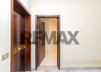Pianerottolo - Two-room apartment Corso Delle Provincie
203, Catania - photo 2
