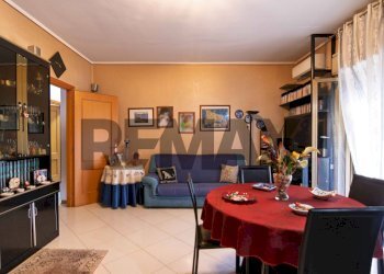 Sala da pranzo - Trilocale Via Salvatore Aldisio
 
12, Catania - foto 3
