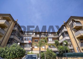 Edificio all\'aperto - Trilocale Via Pompeo Cisternazza
10, Mascalucia - foto 4
