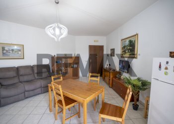Sala da pranzo - Trilocale Via Pompeo Cisternazza
10, Mascalucia - foto 11